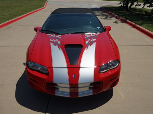 Used 2002 Chevrolet Camaro Z28 w/ SS Performance/Appearance Pkg RWD image 23