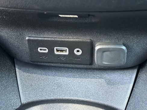 Used 2025 Chevrolet Malibu RS FWD image 27