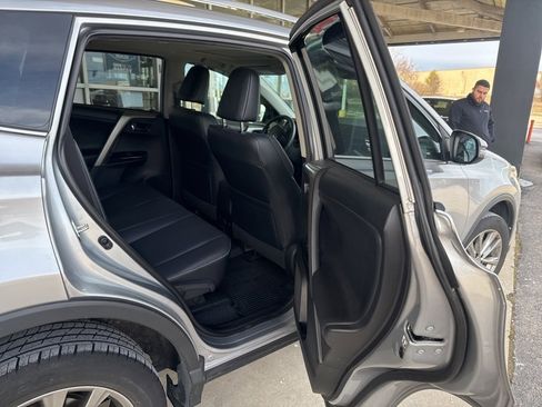 Used 2016 Toyota RAV4 Limited image 9