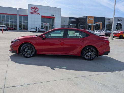 New 2026 Toyota Camry SE image 4