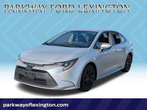 Used 2023 Toyota Corolla LE image 1