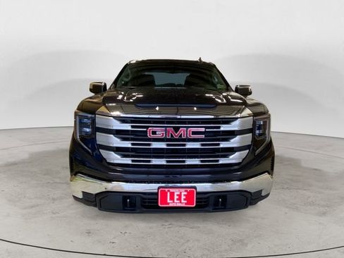 New 2026 GMC Sierra 1500 SLE image 9