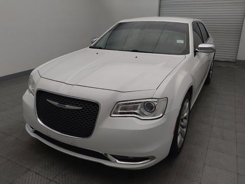 Used 2019 Chrysler 300 Limited image 15