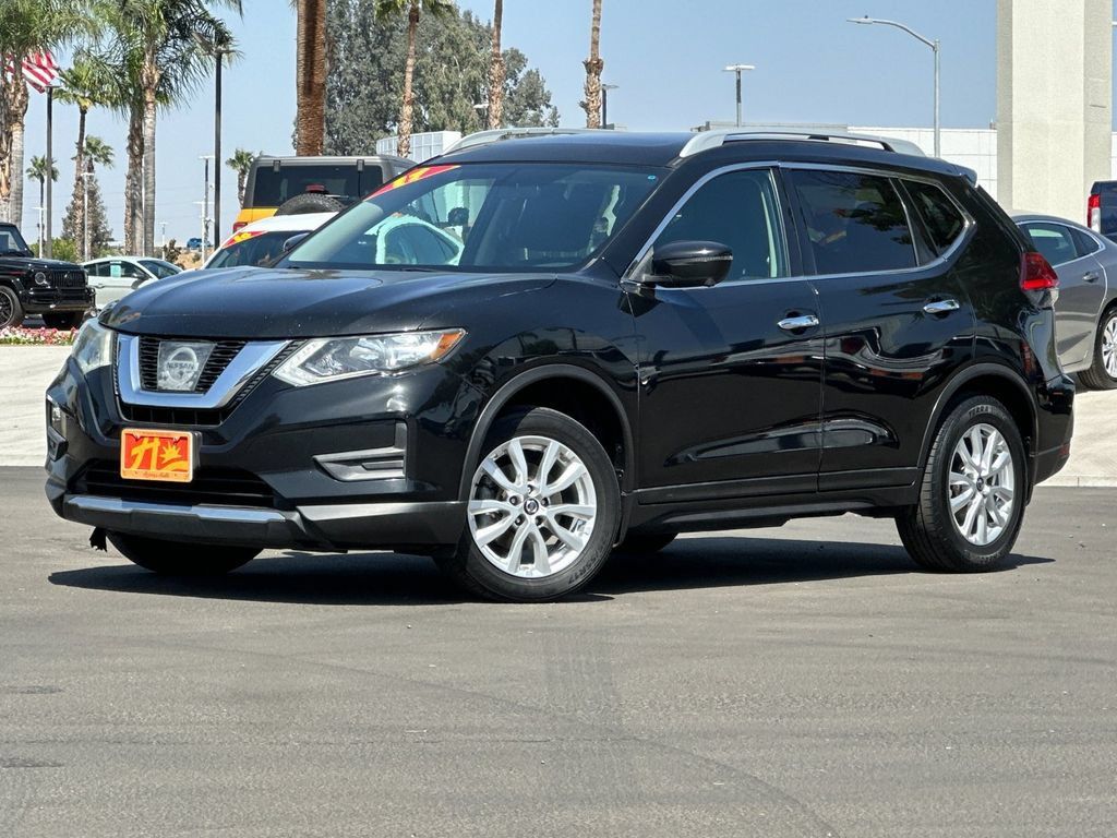Used 2017 Nissan Rogue SV w/ Sun & Sound Touring Package FWD image 7
