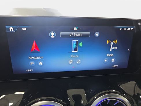 Certified 2025 Mercedes-Benz GLA 250 image 21