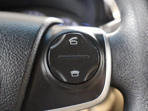 Used 2013 Toyota Camry LE FWD image 19
