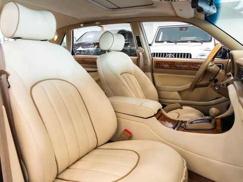 Used 1996 Jaguar XJ Vanden Plas RWD image 28