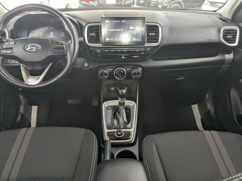 Used 2025 Hyundai Venue SEL FWD image 23