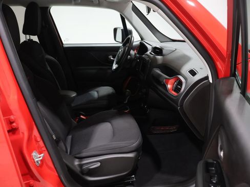 Used 2019 Jeep Renegade Trailhawk w/ LED Lighting Group AWD/4WD image 23