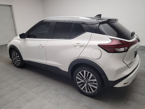Used 2021 Nissan Kicks SV FWD image 3