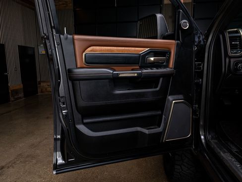 Used 2024 RAM 3500 Limited w/ Towing Technology Group image 35