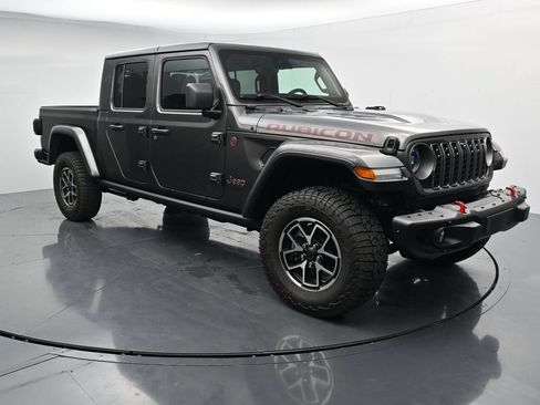 Used 2025 Jeep Gladiator Rubicon AWD/4WD image 2
