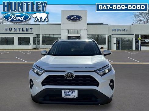 Used 2023 Toyota RAV4 XLE Premium image 2