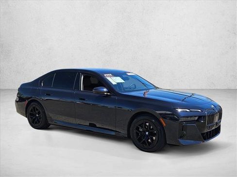 Certified 2023 BMW i7 xDrive60 AWD/4WD image 3