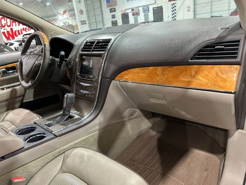 Used 2015 Lincoln MKX AWD w/ Equipment Group 102A image 9