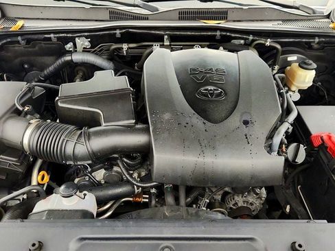 Used 2017 Toyota Tacoma TRD Sport w/ Premium & Technology Package image 26