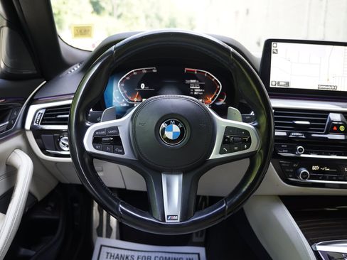 Used 2021 BMW 530i w/ M Sport Package RWD image 17