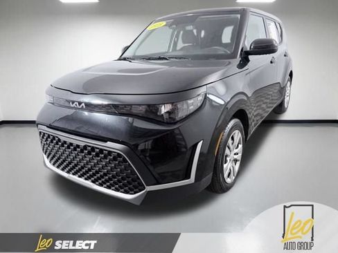 Used 2025 Kia Soul LX FWD image 4