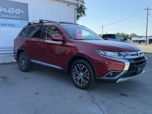 Used 2016 Mitsubishi Outlander SEL AWD/4WD image 3