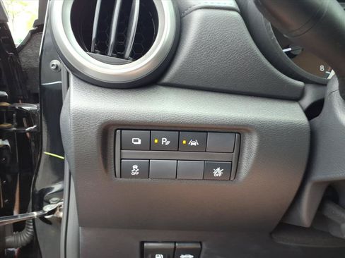 Used 2025 Nissan Versa S w/ Trunk Package FWD image 18