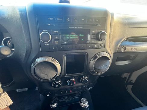 Used 2014 Jeep Wrangler Sport w/ Connectivity Group AWD/4WD image 19