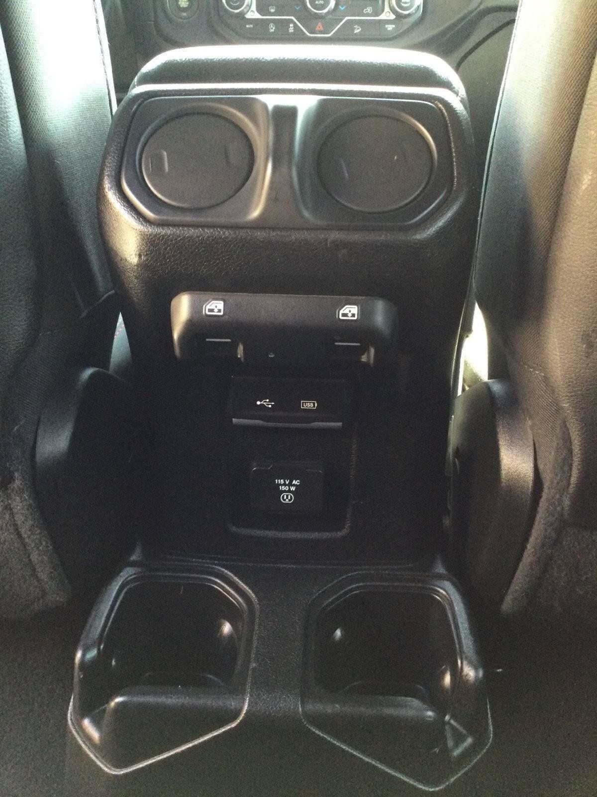 Used 2018 Jeep Wrangler Unlimited Rubicon AWD/4WD image 14
