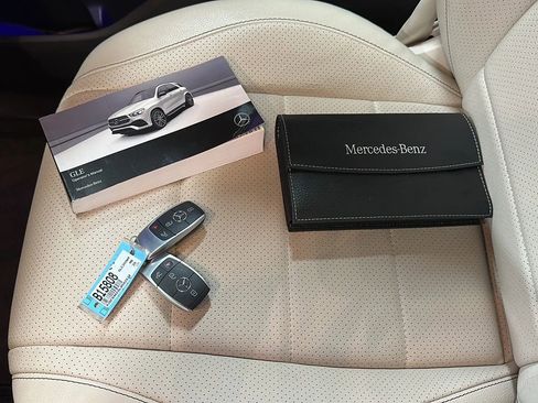 Used 2020 Mercedes-Benz GLE 350 4MATIC image 38