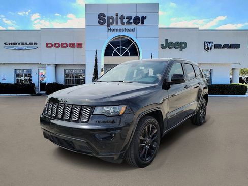 Used 2021 Jeep Grand Cherokee Laredo X RWD image 3