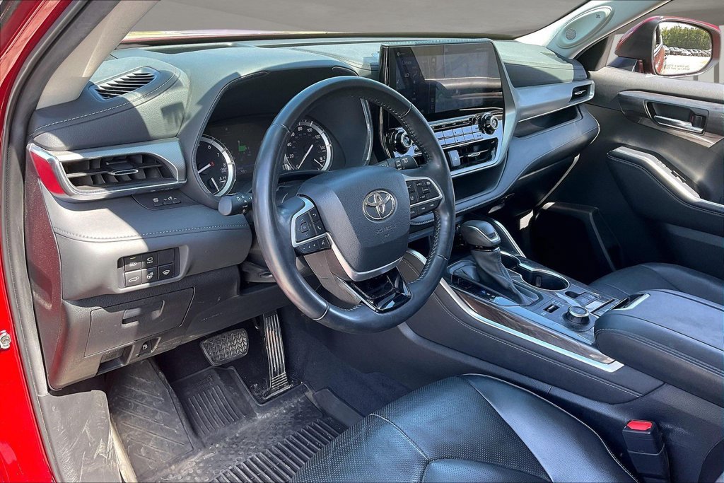 Used 2022 Toyota Highlander Platinum AWD/4WD image 17