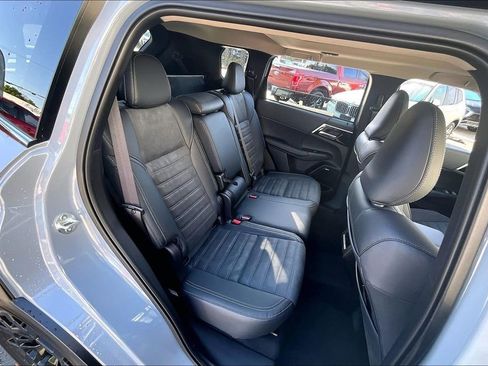 New 2026 Mitsubishi Outlander AWD image 10