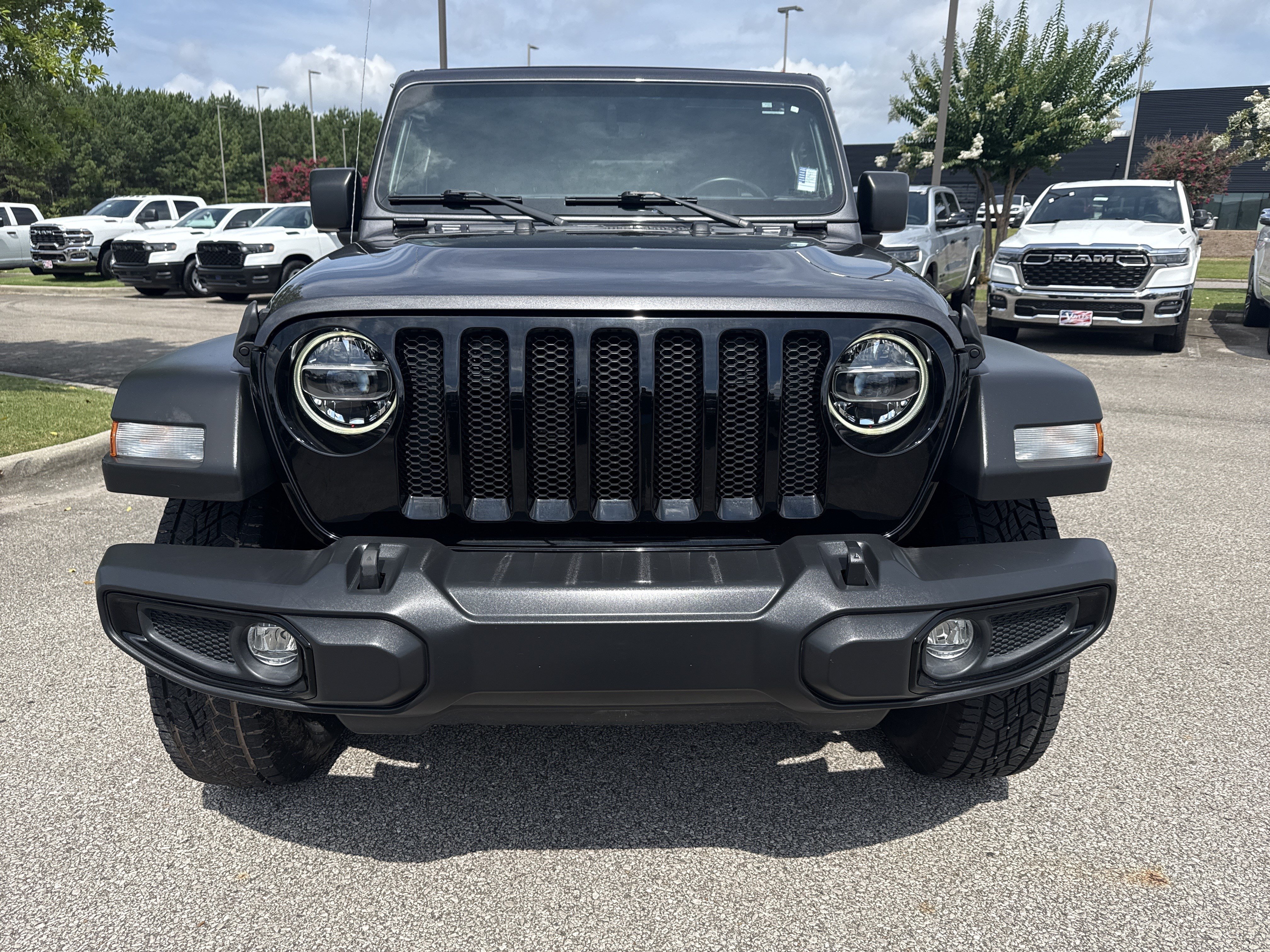 Used 2022 Jeep Wrangler Unlimited Sport AWD/4WD image 2