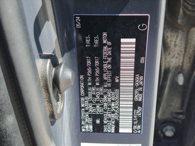Used 2024 Toyota 4Runner TRD Off-Road AWD/4WD image 24