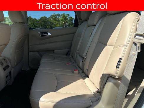 Used 2019 Nissan Pathfinder Platinum FWD image 29