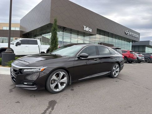 Used 2018 Honda Accord Touring image 1