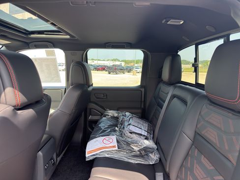 New 2026 Nissan Frontier PRO-4X w/ Pro Premium Package AWD/4WD image 34