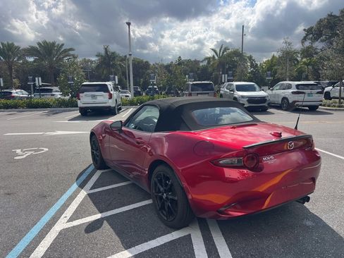 Used 2021 MAZDA MX-5 Miata Club image 13