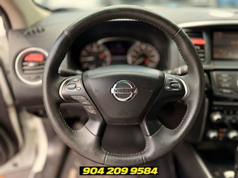 Used 2016 Nissan Pathfinder SV FWD image 16