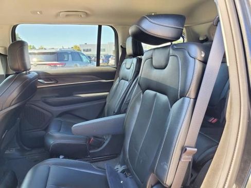 Used 2023 Jeep Grand Cherokee L Limited image 9