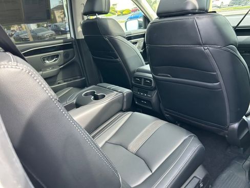Used 2025 Honda Pilot Touring image 26