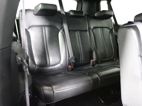 Used 2024 Jeep Wagoneer L Series II w/ Flexible Seating Group RWD image 34