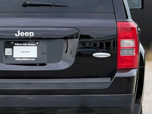 Used 2012 Jeep Patriot Latitude FWD image 14