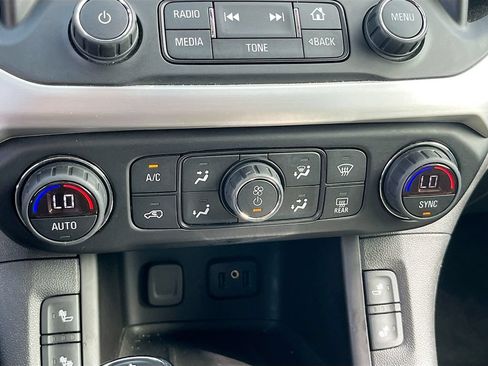 Used 2019 GMC Acadia SLE w/ LPO, Floor Liner Package FWD image 16