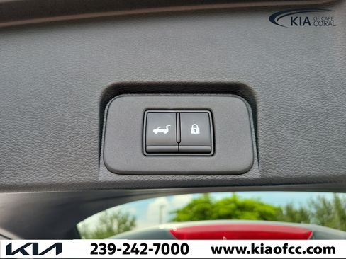 Used 2025 Nissan Rogue SV w/ SV Premium Package FWD image 11