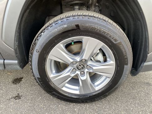 Used 2025 Toyota RAV4 LE image 15