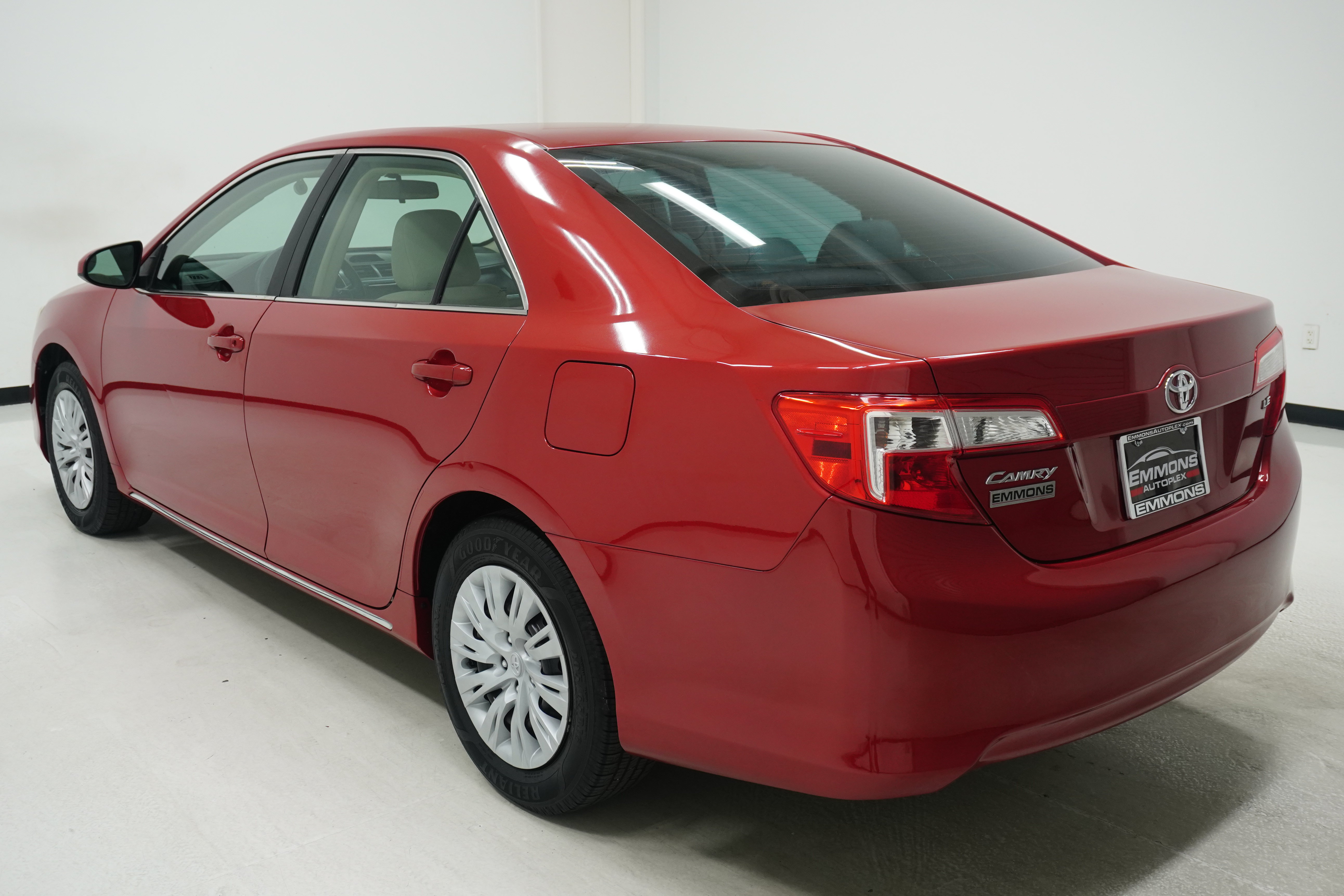 Used 2013 Toyota Camry LE FWD image 6