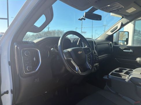 Used 2022 Chevrolet Silverado 2500 LT w/ Fleet Comfort Package image 3