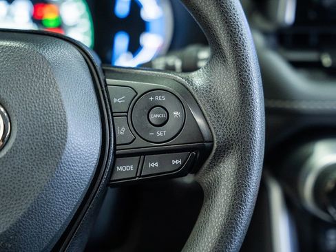 Used 2025 Toyota RAV4 XLE image 23