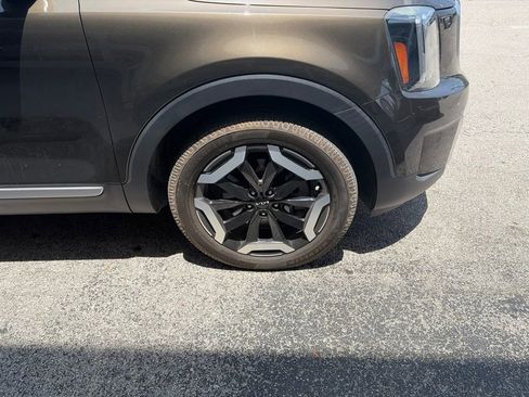 Certified 2023 Kia Telluride EX FWD image 12