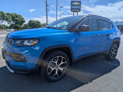 Used 2025 Jeep Compass Limited AWD/4WD image 1
