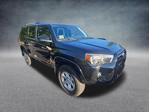 Used 2024 Toyota 4Runner SR5 AWD/4WD image 9